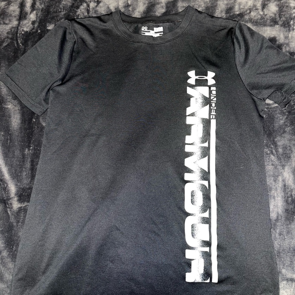 Under Amor boys t-shirt
